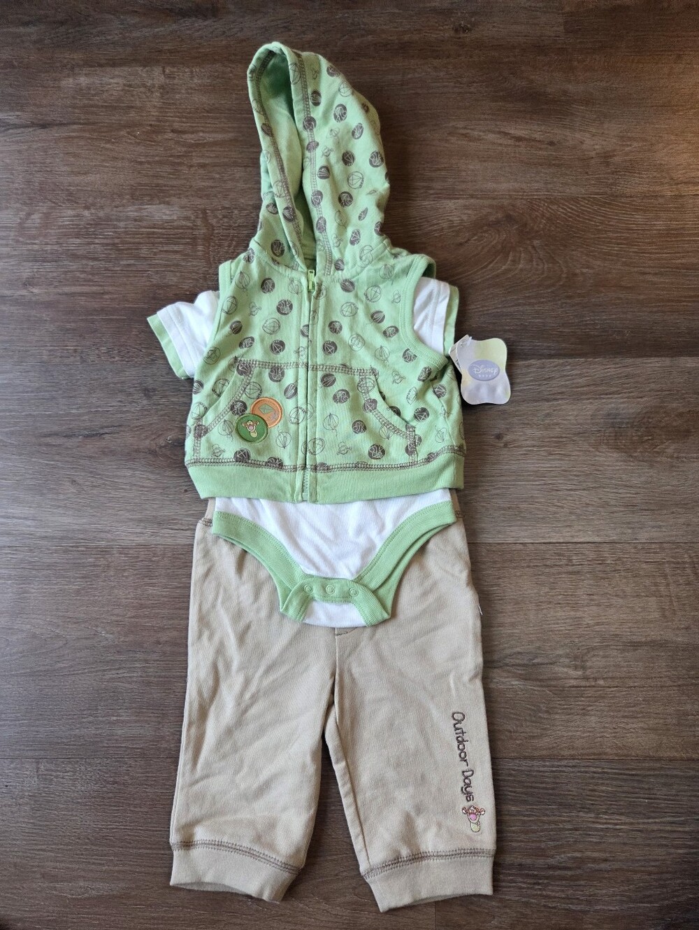 NWT Vintage Y2K Disney Winnie the Pooh Tigger Baby 3 Piece Outfit, Vest, Onesie